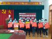 Trao quà cho HS có HCKK nhân dịp tết Nguyên đán Nhâm Dần 2022