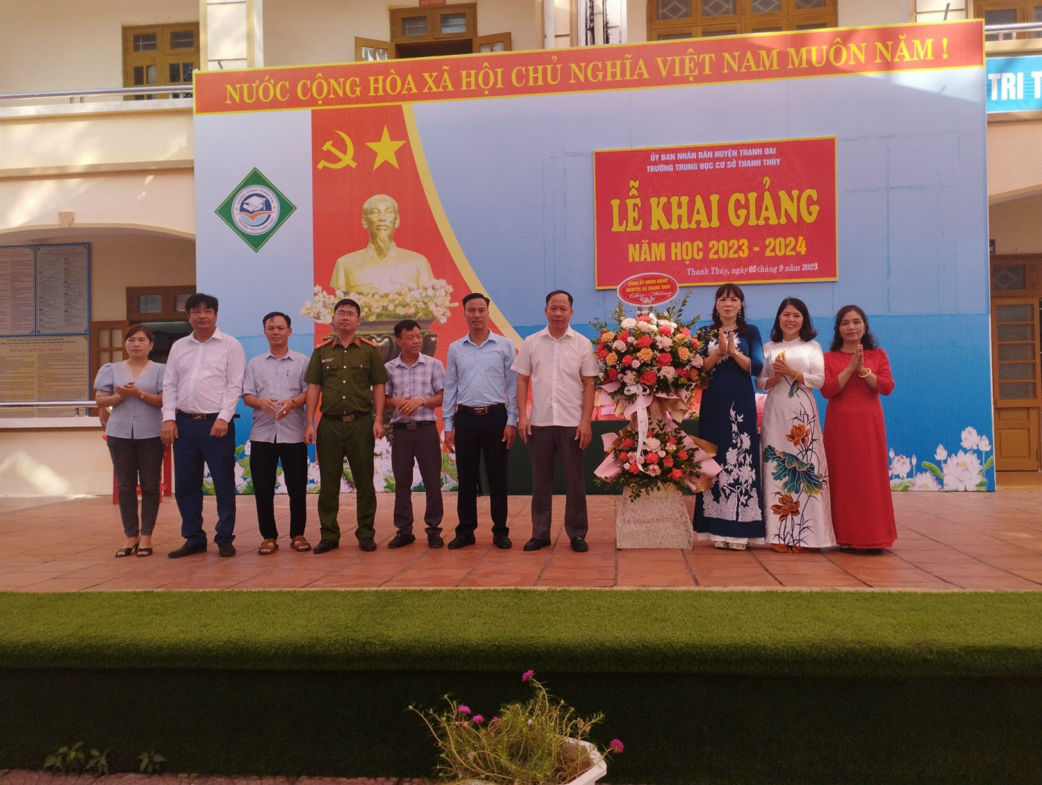 TRƯỜNG THCS THANH THUỲ LONG TRỌNG TỔ CHỨC LỄ KHAI GIẢNG NĂM HỌC 2023-2024